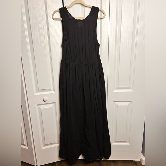 Carlson Dresses & Skirts - Carlson Women’s Size Large Sleeveless Black Tiered Smocked Maxi‎ Dress Cotton